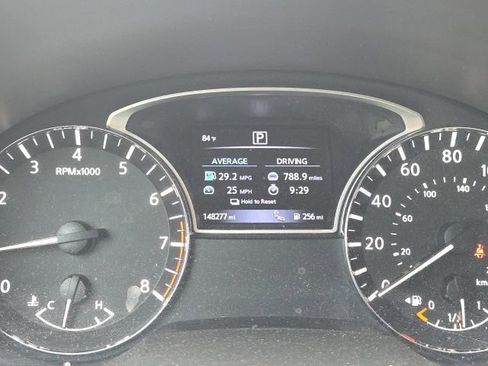 Used 2017 Nissan Altima 2.5 SV w/ Convenience Package image 13