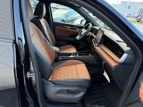 New 2026 Volkswagen Tiguan SEL R-Line AWD/4WD image 22