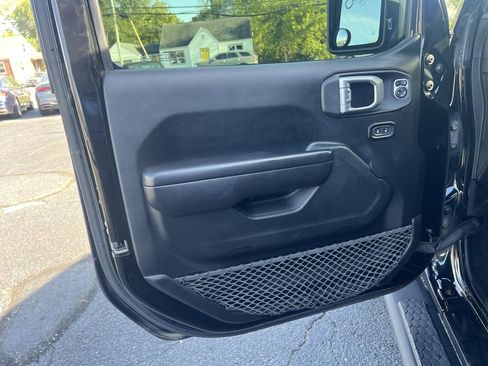 Used 2021 Jeep Wrangler Unlimited Sport image 25