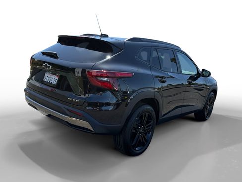 Used 2025 Chevrolet Trax ACTIV w/ Driver Confidence Package FWD image 5