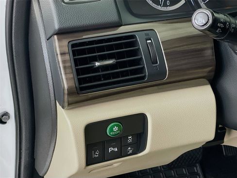 Used 2016 Honda Accord Touring image 15