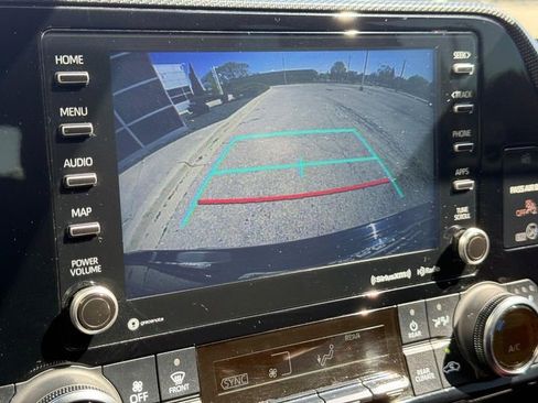 Used 2022 Toyota Highlander XSE FWD image 21