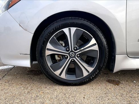 Used 2018 Nissan Leaf SV w/ SV Technology Package image 8