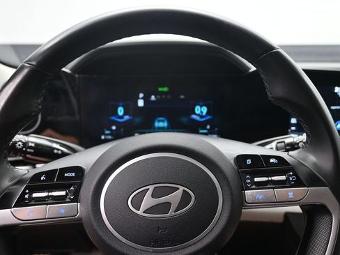Used 2024 Hyundai Elantra Limited FWD image 13
