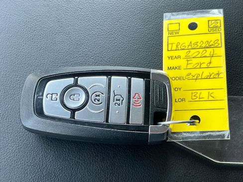 Used 2024 Ford Explorer XLT w/ Equipment Group 202A AWD/4WD image 35