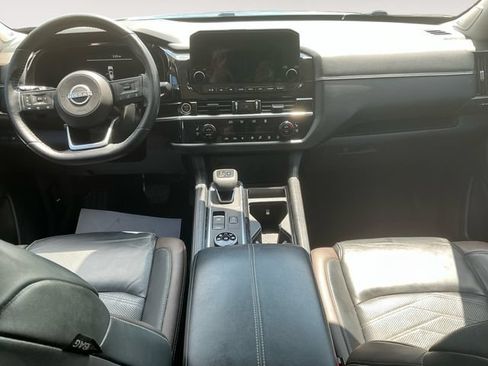 Used 2022 Nissan Pathfinder Platinum w/ Cargo Package AWD/4WD image 11
