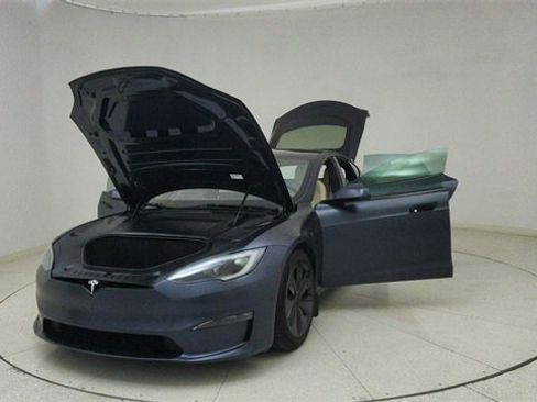 Used 2024 Tesla Model S Base image 71