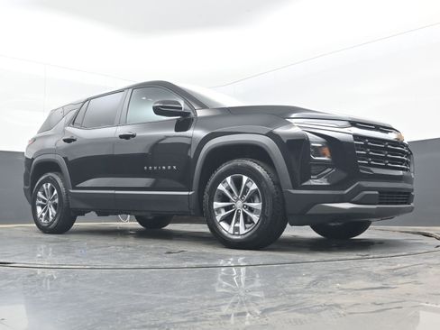 Used 2025 Chevrolet Equinox LT AWD/4WD image 24