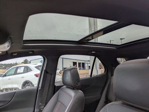 Used 2022 Chevrolet Equinox RS image 9