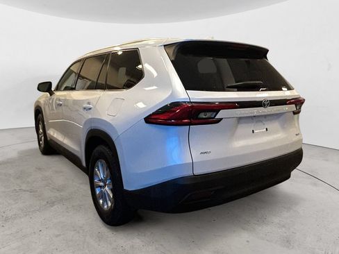 Used 2024 Toyota Grand Highlander AWD image 3