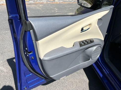 Used 2016 Toyota Prius Four FWD image 11