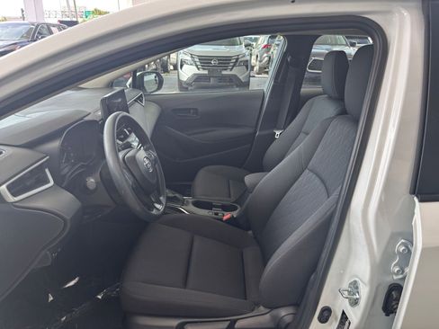 Used 2025 Toyota Corolla LE FWD image 28