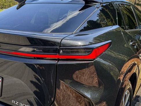 Used 2024 Lexus RZ 300e Premium image 11