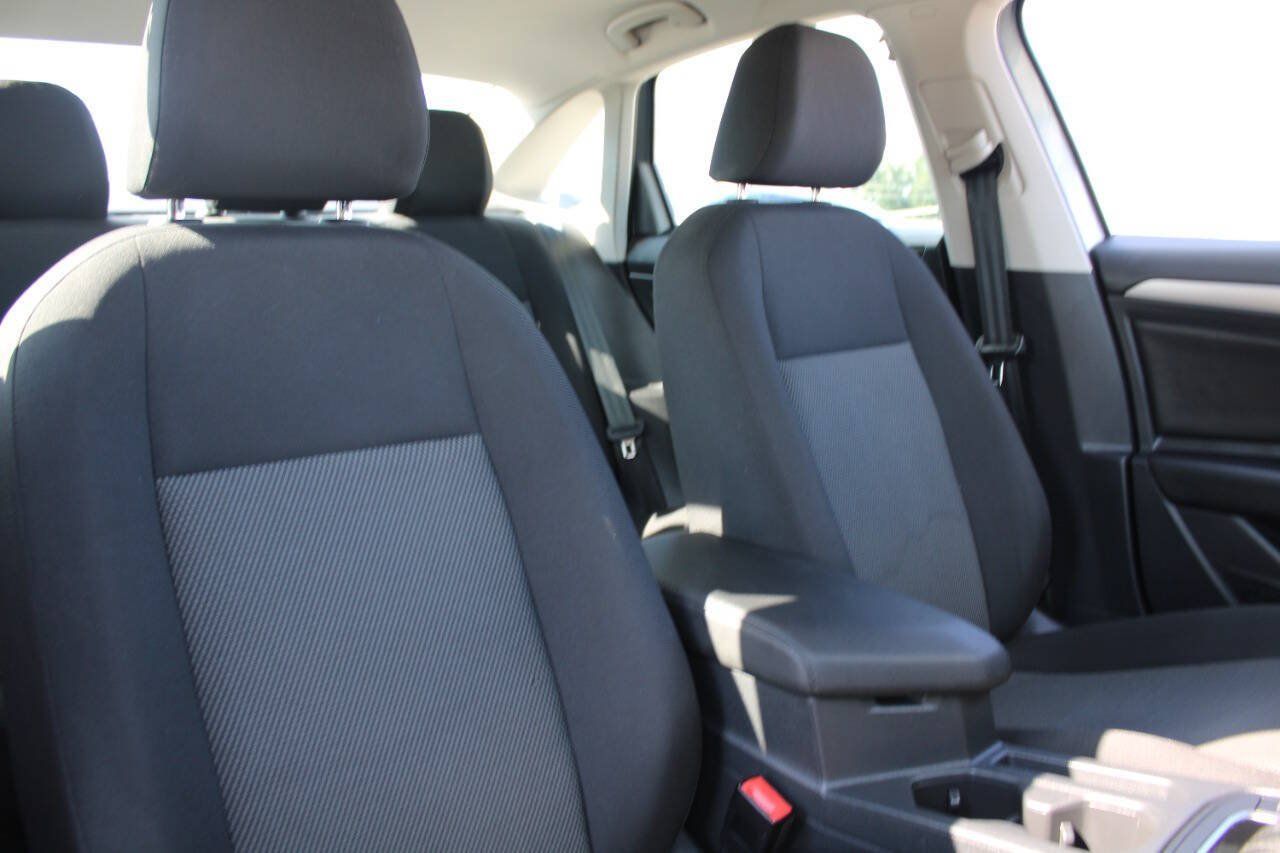 Used 2021 Volkswagen Jetta R-Line FWD image 14