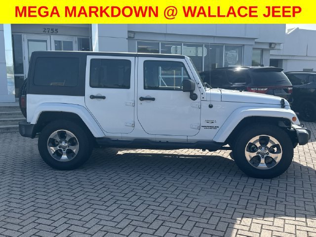 Used 2017 Jeep Wrangler Unlimited Sahara w/ Connectivity Group AWD/4WD image 3