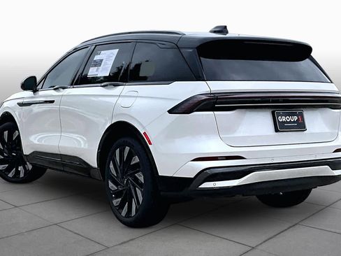 Used 2025 Lincoln Nautilus Reserve w/ Jet Appearance Package AWD/4WD image 10