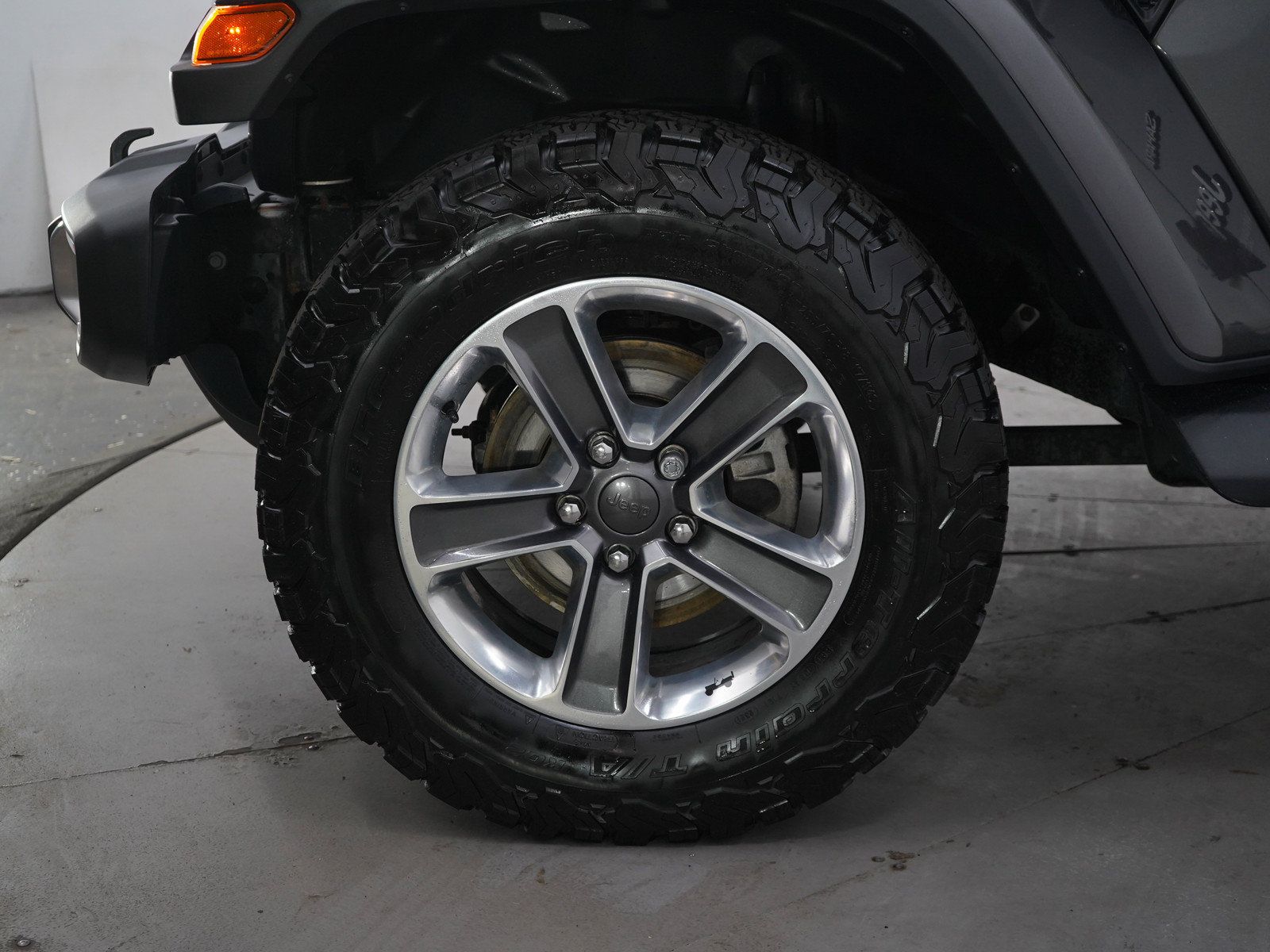Used 2019 Jeep Wrangler Unlimited Sahara w/ Uconnect 4C Nav & Sound Group AWD/4WD image 32