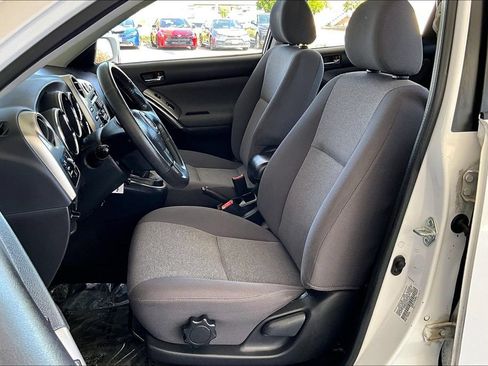 Used 2003 Toyota Matrix XR w/ Sport Pkg FWD image 21