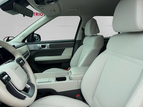 Used 2025 Hyundai Santa Fe SE AWD/4WD image 9