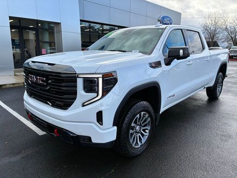 Used 2023 GMC Sierra 1500 AT4 image 3