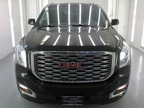 Used 2020 GMC Yukon Denali w/ Denali Premium Package AWD/4WD image 3
