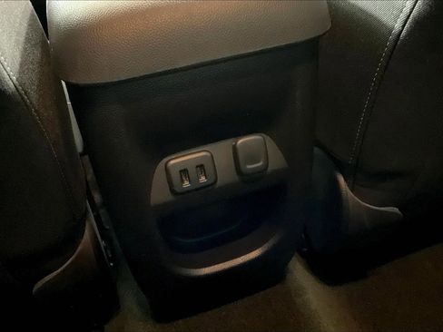 Used 2016 Chevrolet Colorado LT w/ LT Convenience Package image 12