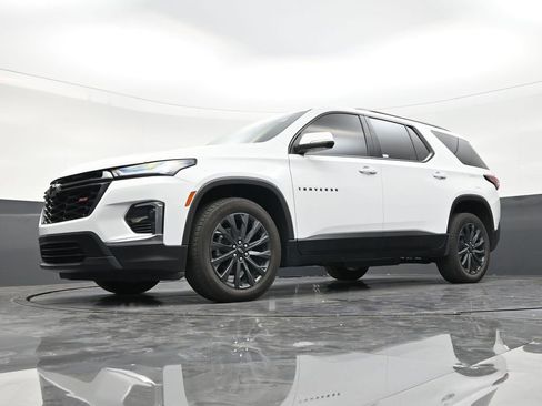 Used 2024 Chevrolet Traverse RS FWD image 20
