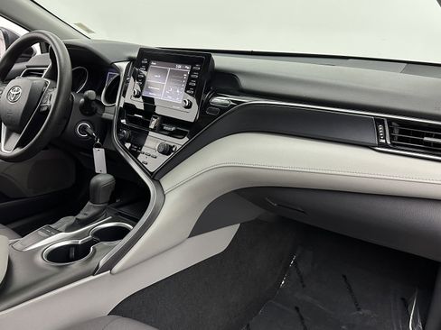 Used 2023 Toyota Camry LE image 32