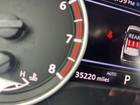 Used 2023 Nissan Rogue SV image 9