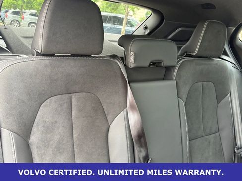 Certified 2023 Volvo XC40 B5 Plus w/ Climate Package AWD/4WD image 32