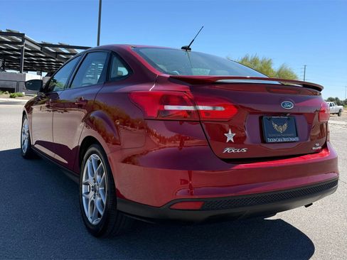 Used 2015 Ford Focus SE w/ Equipment Group 201A image 2