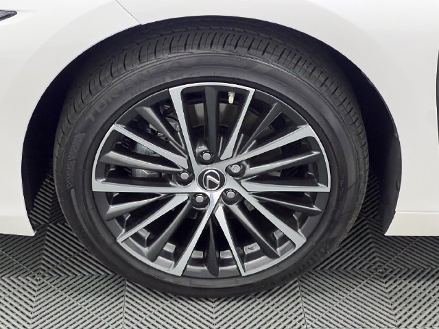 Certified 2025 Lexus ES 300h w/ Premium Package FWD image 23