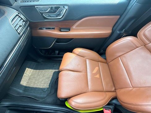 Used 2019 Lincoln Navigator Reserve AWD/4WD image 27