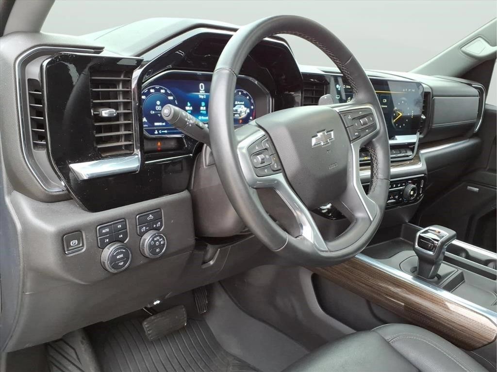 Certified 2024 Chevrolet Silverado 1500 LT Trail Boss w/ Convenience Package II AWD/4WD image 17