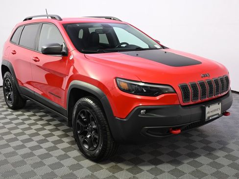 Used 2019 Jeep Cherokee Trailhawk AWD/4WD image 8