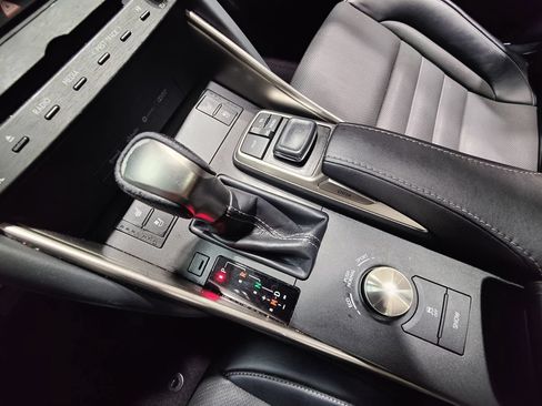 Used 2019 Lexus IS 300 F Sport w/ F Sport Package AWD/4WD image 31