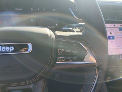 New 2025 Jeep Grand Cherokee L Summit w/ Obsidian Package image 22