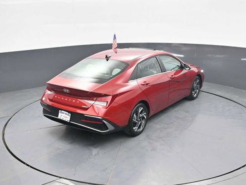 Used 2025 Hyundai Elantra Limited FWD image 35