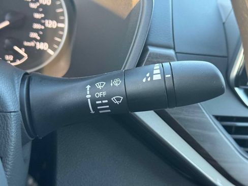 Used 2025 Nissan Altima 2.5 SV FWD image 23