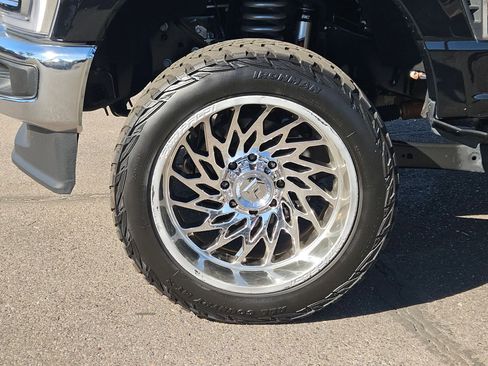 Used 2025 Ford F250 Lariat image 9