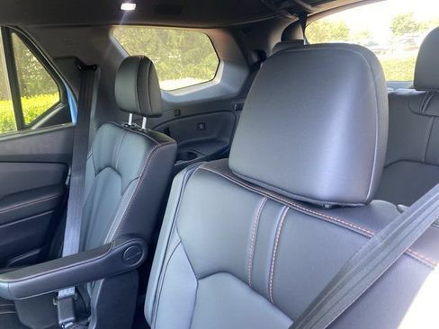 Used 2025 Honda Pilot TrailSport image 11