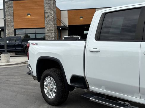 Used 2022 Chevrolet Silverado 3500 LT w/ All Star Edition AWD/4WD image 3