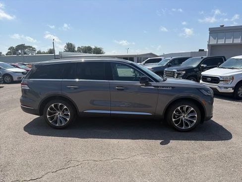 Used 2025 Lincoln Aviator Reserve w/ Illumination Package AWD/4WD image 7