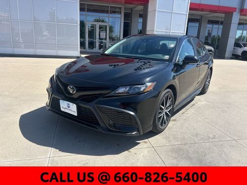 Used 2024 Toyota Camry SE FWD image 2