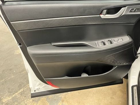 Used 2023 Hyundai Palisade Limited FWD image 17