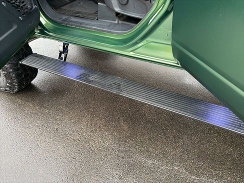 Used 2022 Ford Bronco Badlands image 11