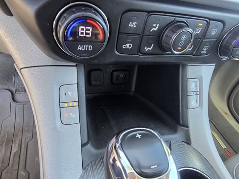 Used 2018 GMC Acadia SLT image 21