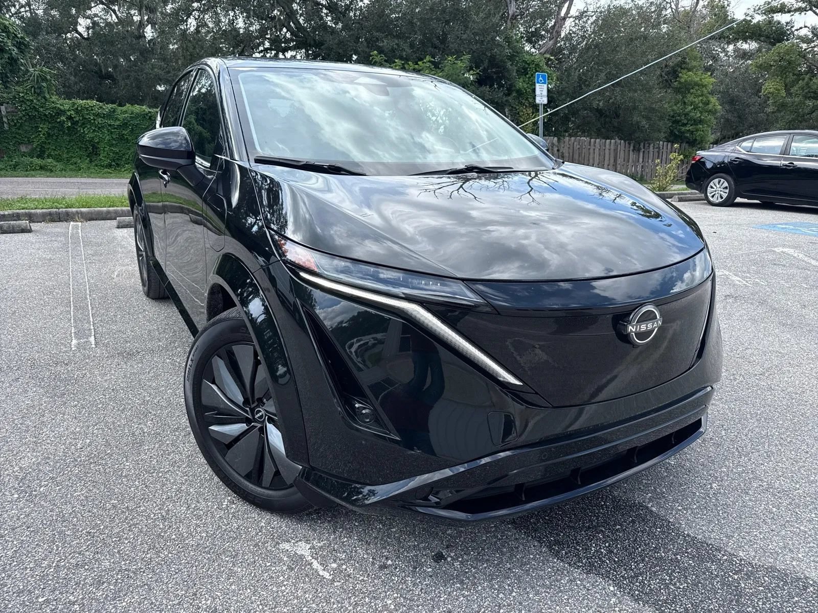 Used 2025 Nissan Ariya AWD image 4