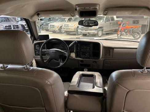 Used 2006 GMC Sierra 2500 SLE w/ Onstar Plus Package AWD/4WD image 18
