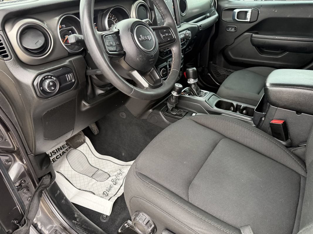 Used 2023 Jeep Gladiator Sport AWD/4WD image 32